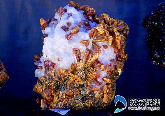 ��̨�ڰ˽����ʯ�����ڿ�Ļ �۳�����"ʯͷ��"