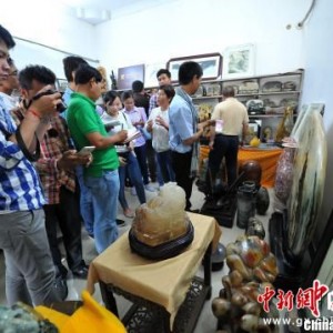 �����������񡰵�ʯ�ɽ� ������߾���