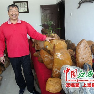 ũ�Һ�������ʯͷ����һ���� �˴�һȺ��ʯ������ʯ���Խ�